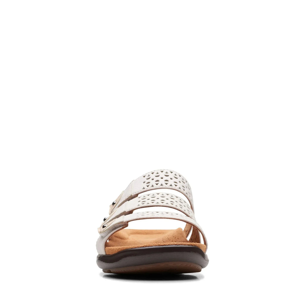 CLARKS Kitly Walk White, hvid sandaler til kvinder hos Tascón