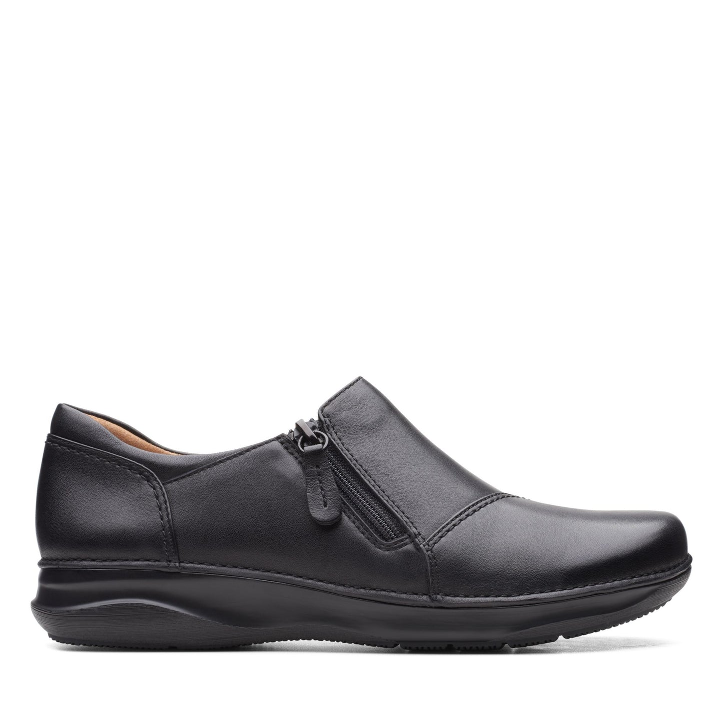 Zapatos Sin Cordones On Shoes De La Marca Clarks Para Mujer Modelo Appley Zip Black Leather En Color Negro