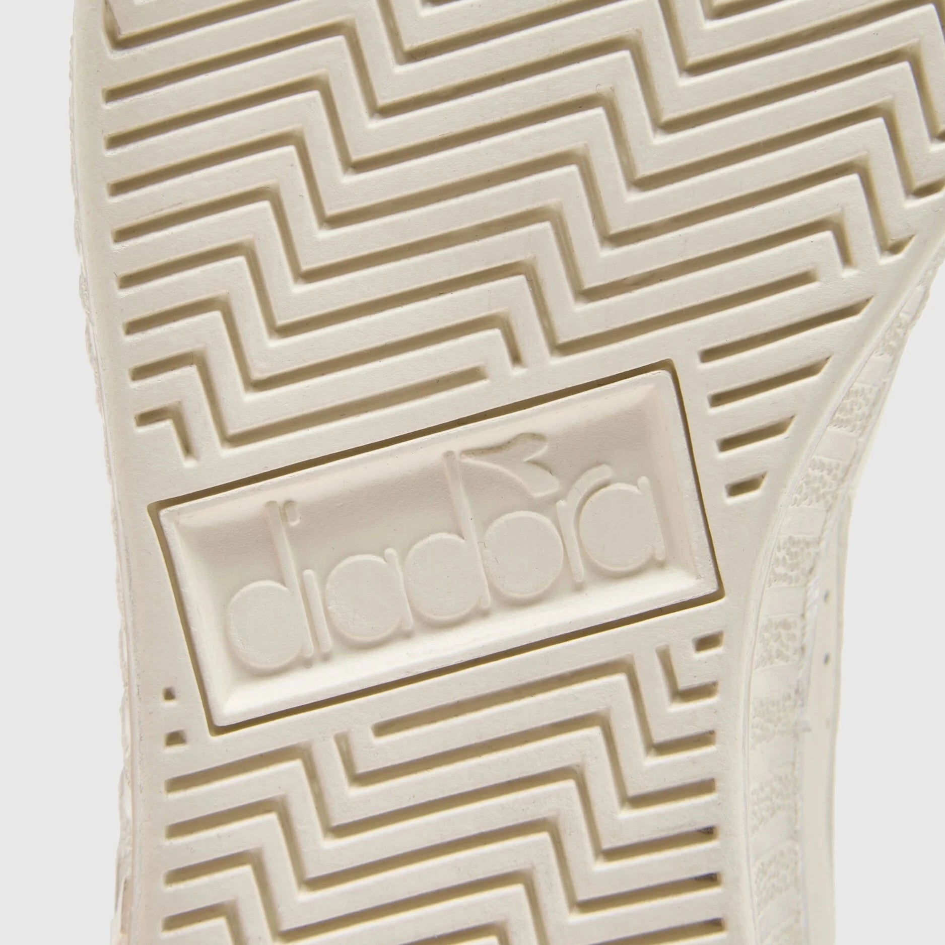 Sneakers De La Marca Diadora Para Unisex Modelo Game L Waxed Row Cut En Color Blanco