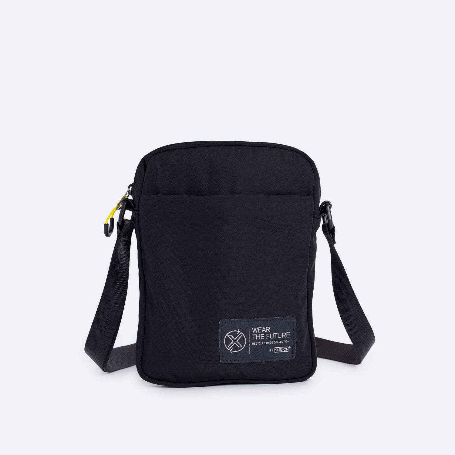 Mochila de la marca munich unisex modelo recycled x wear crossbody black en color negro